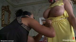 Buhok gamay nga dominatrix Sandra Romain pudlos dako nga soso tag-as blonde Czech tomboy ulipon Anghel Wicky unya anal fucks kaniya sa pisi sa pagkaulipon uban sa higot sa manok