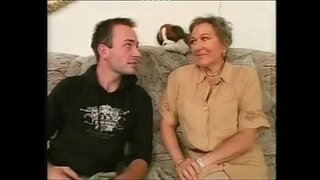 Olgun Anneanne gets becerdin la vieja de las compra Olgun Anneanne gets becerdin la vieja de las compra