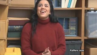 ���ဂ်င္စီ Latina သူခိုးနဲ့သကြောကိုယ်ရံ